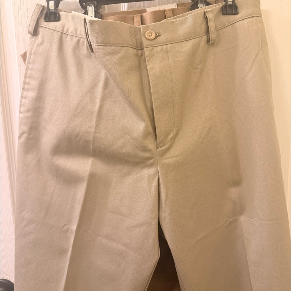 Kirkland Signature Men's Tan Chinos NWT. Classic fit.